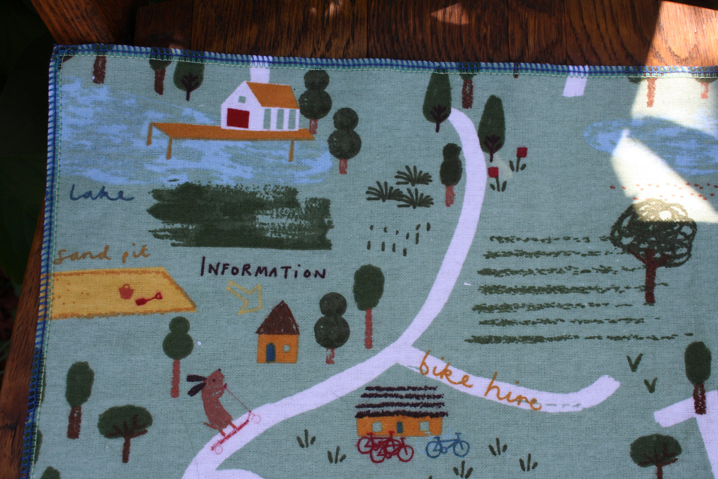 The Lake unpaper towel set